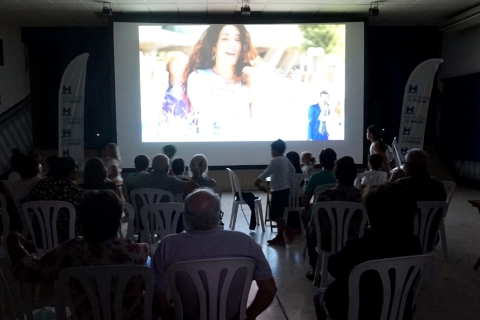 Cine en el pueblo Granado