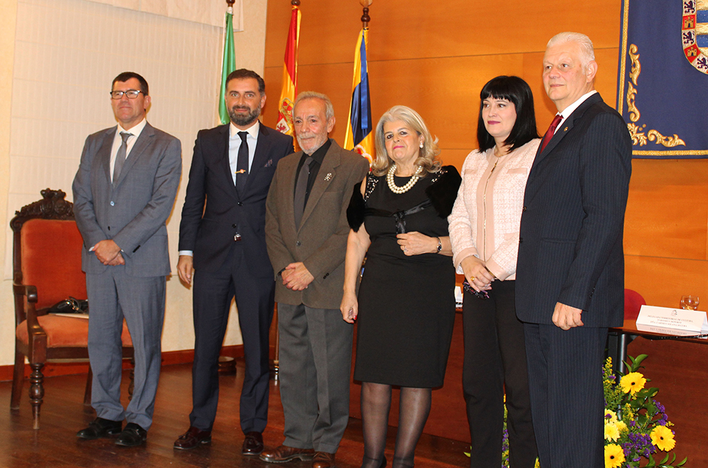 Michael Predmore La Fundación Zenobia-Juan Ramón entrega los Perejiles de plata a Luís ...
