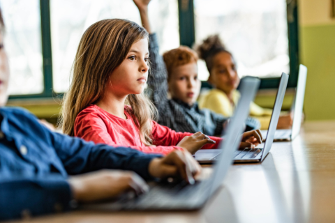 La Comisión publica directrices para apoyar a los profesores en las prioridades clave de la educación digital