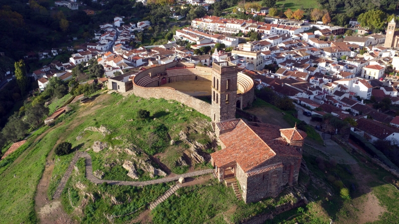 villa-encastillada-almonaster-la-real-2